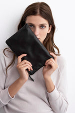 AMELIA LEATHER ZIP CLUTCH