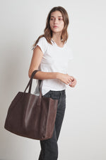 CLOVER LEATHER TOTE