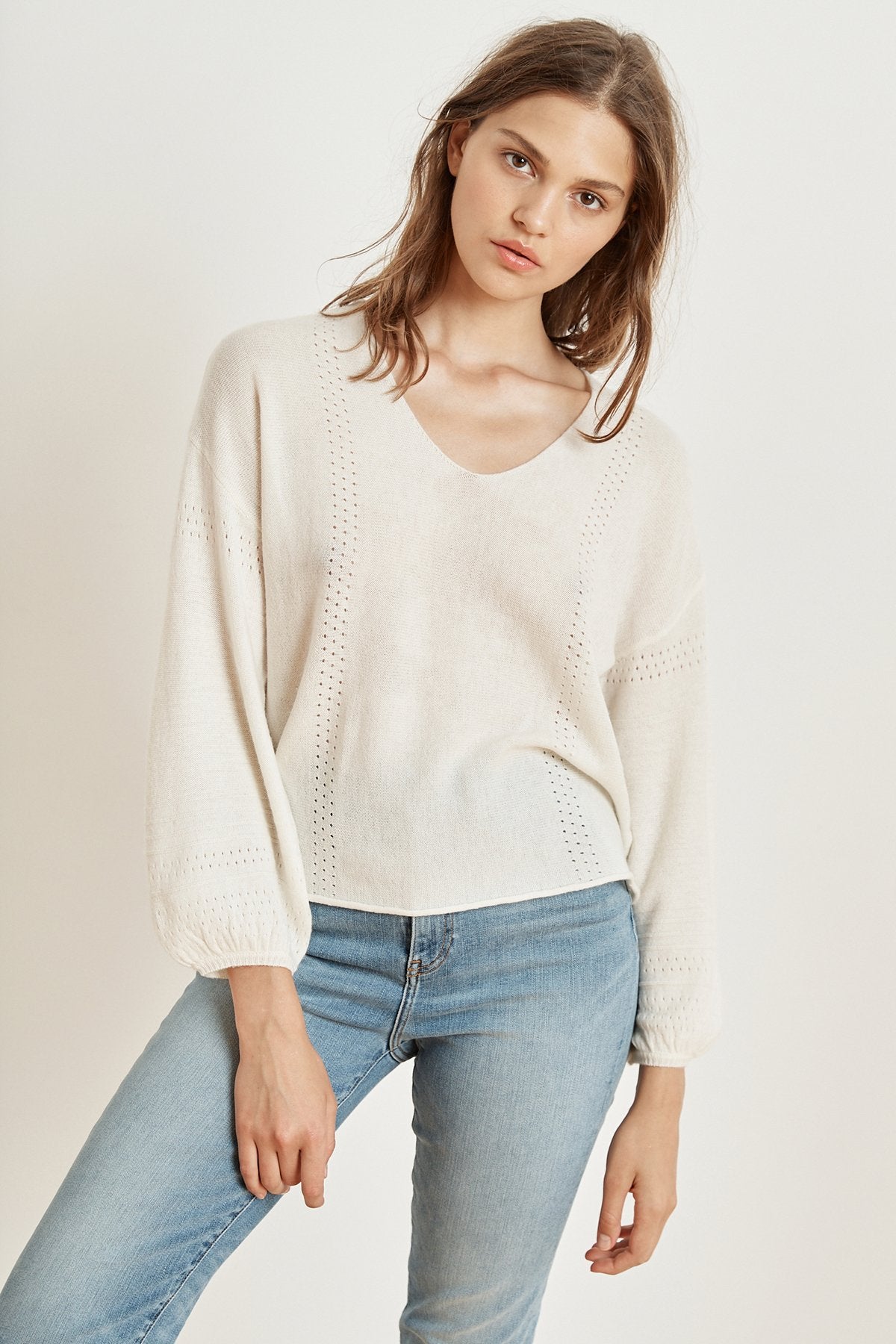 ALORA CASHMERE BLEND V-NECK SWEATER