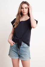 ANN KNOT FRONT TEE