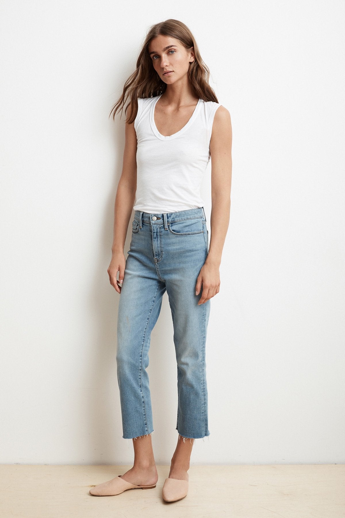 KAROLINA HI RISE STRAIGHT LEG CUT OFF JEANS