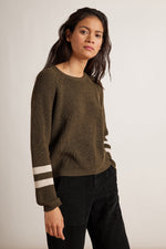 CHASEN ENGINEERED STITCHES RAGLAN SWEATER