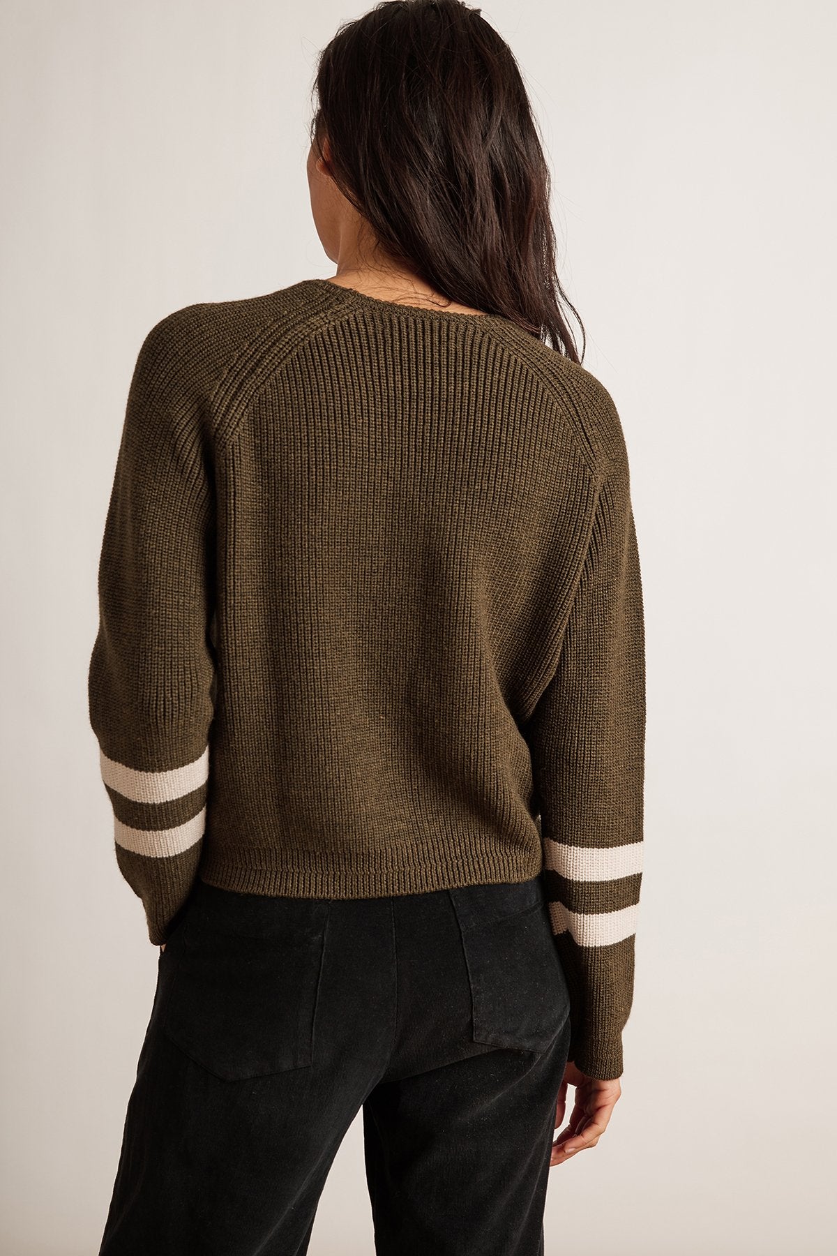 CHASEN ENGINEERED STITCHES RAGLAN SWEATER