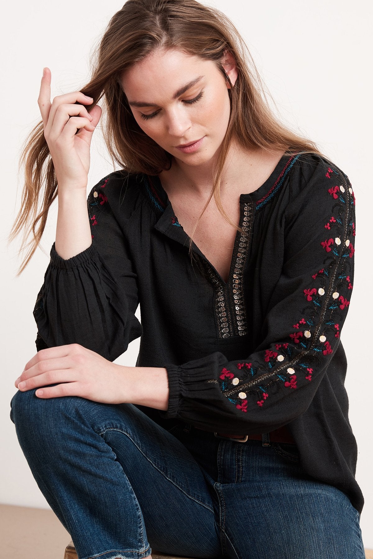 HUNTER FLORES EMBROIDERY BLOUSE