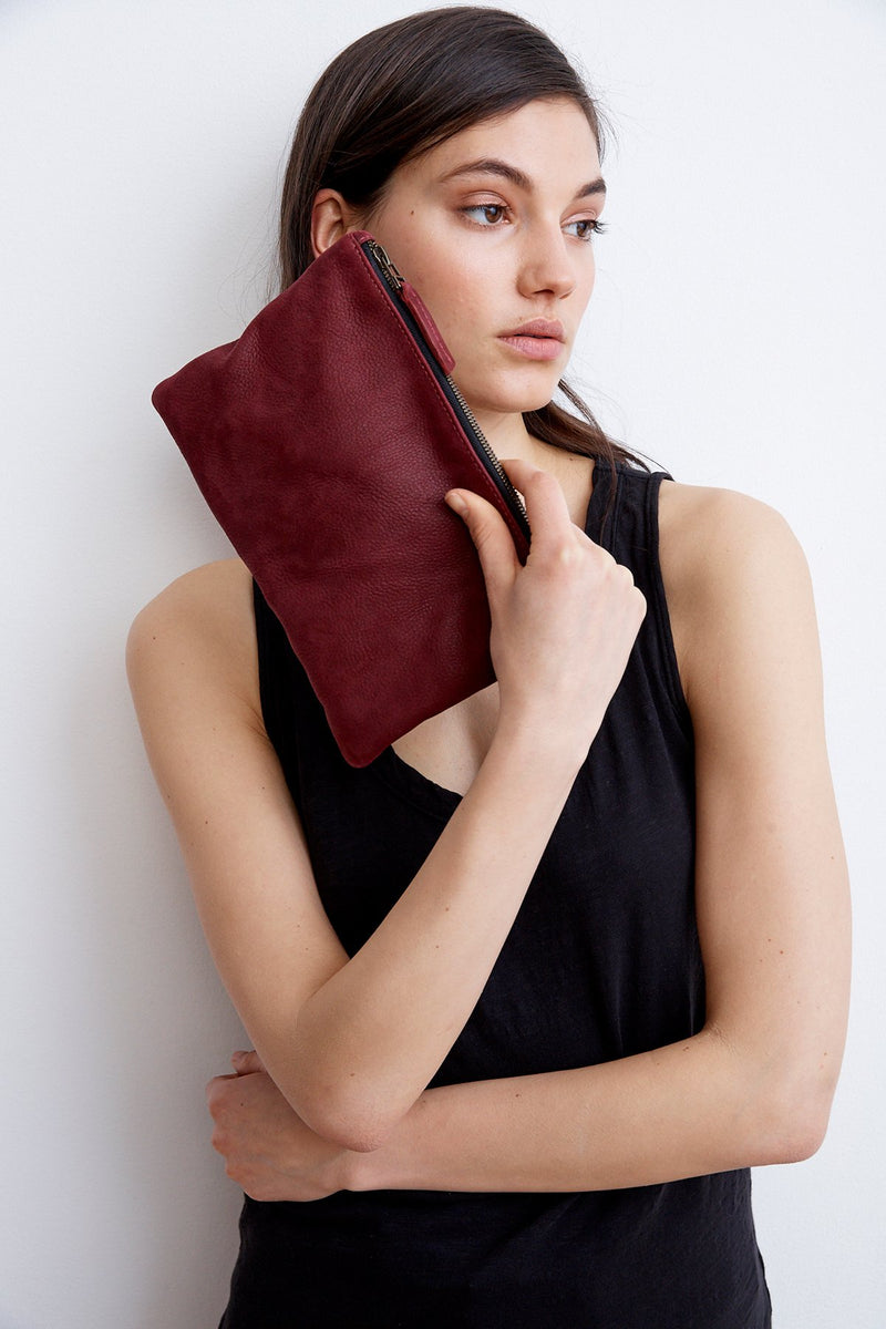 AMELIA LEATHER ZIP CLUTCH