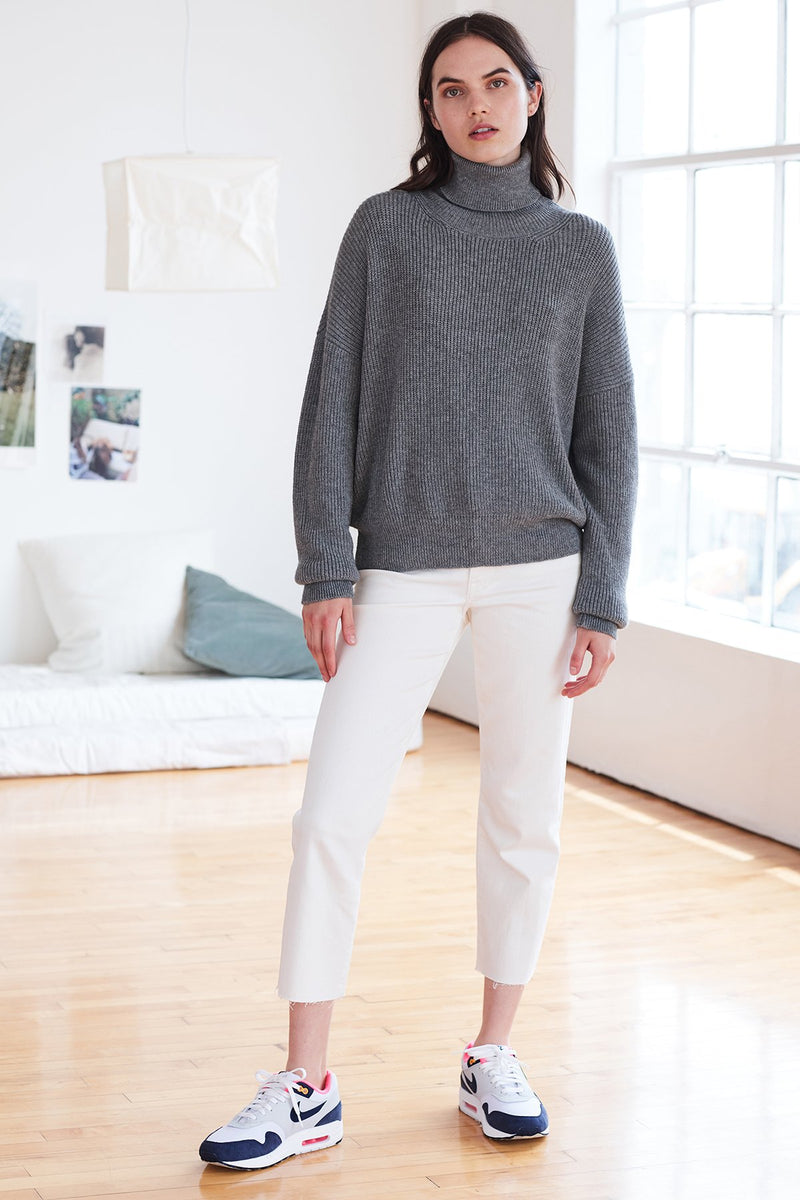 MINDY TEXTURED KNIT TUTRTLENECK SWEATER