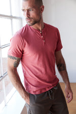 FULTON SHORT SLEEVE HENLEY