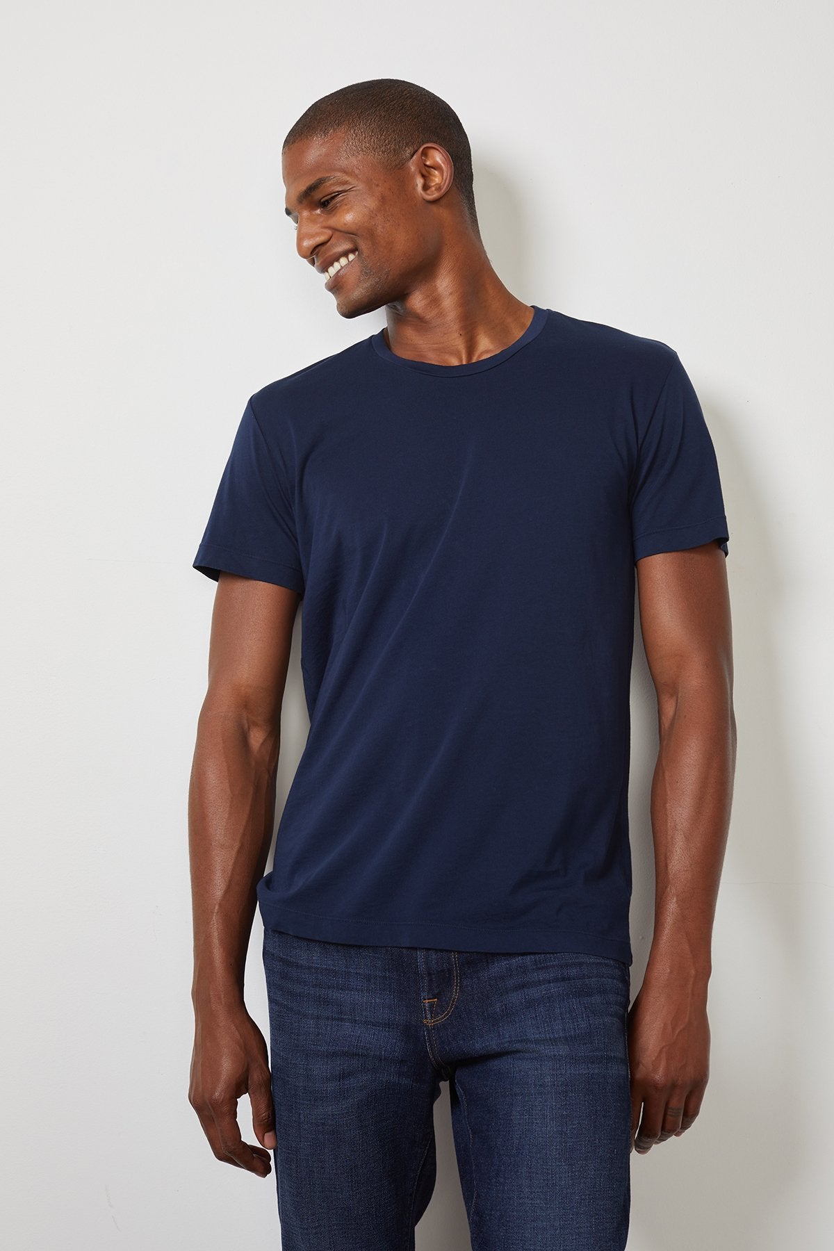 HOWARD WHISPER CLASSIC CREW NECK TEE