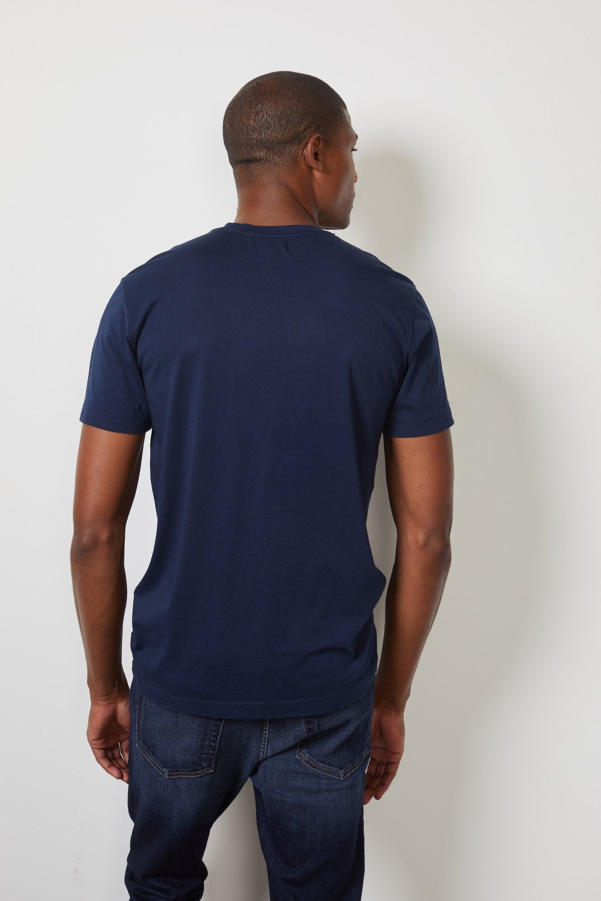 HOWARD WHISPER CLASSIC CREW NECK TEE