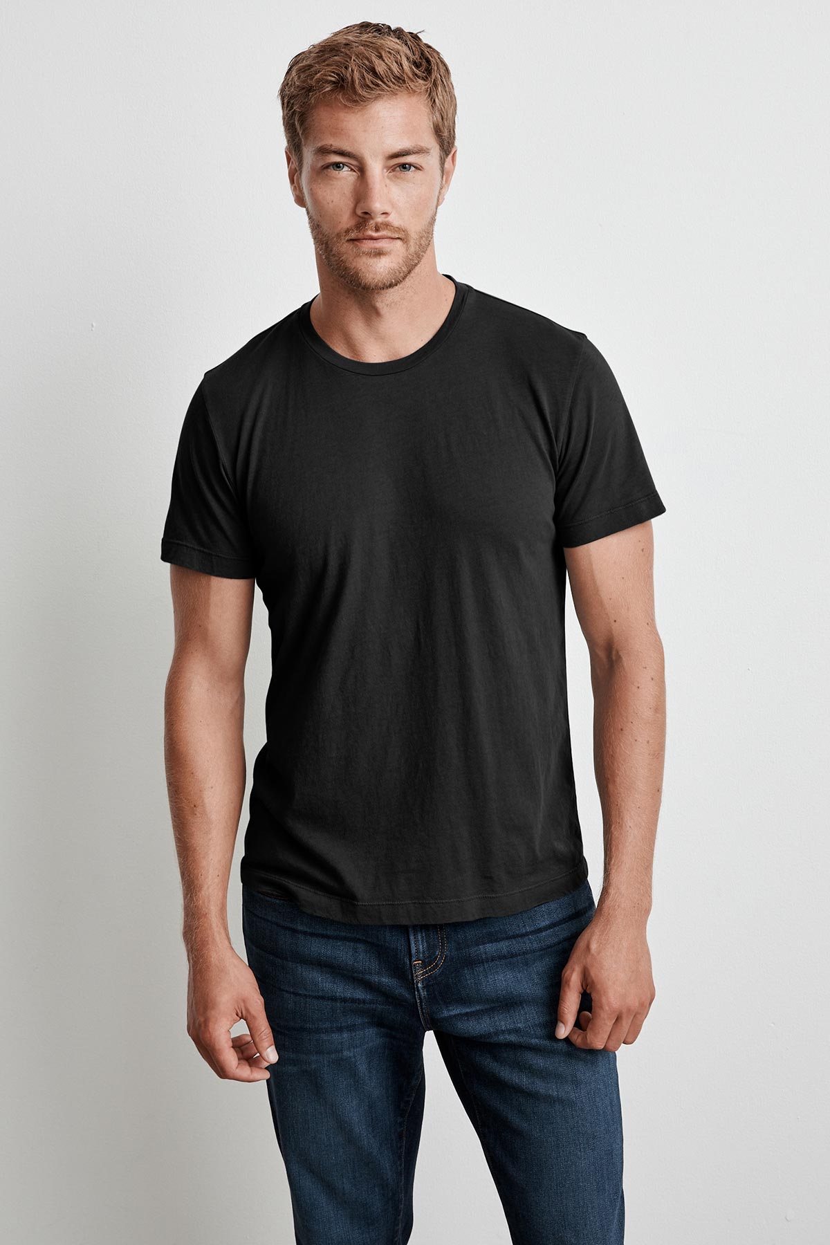 HOWARD WHISPER CLASSIC CREW NECK TEE