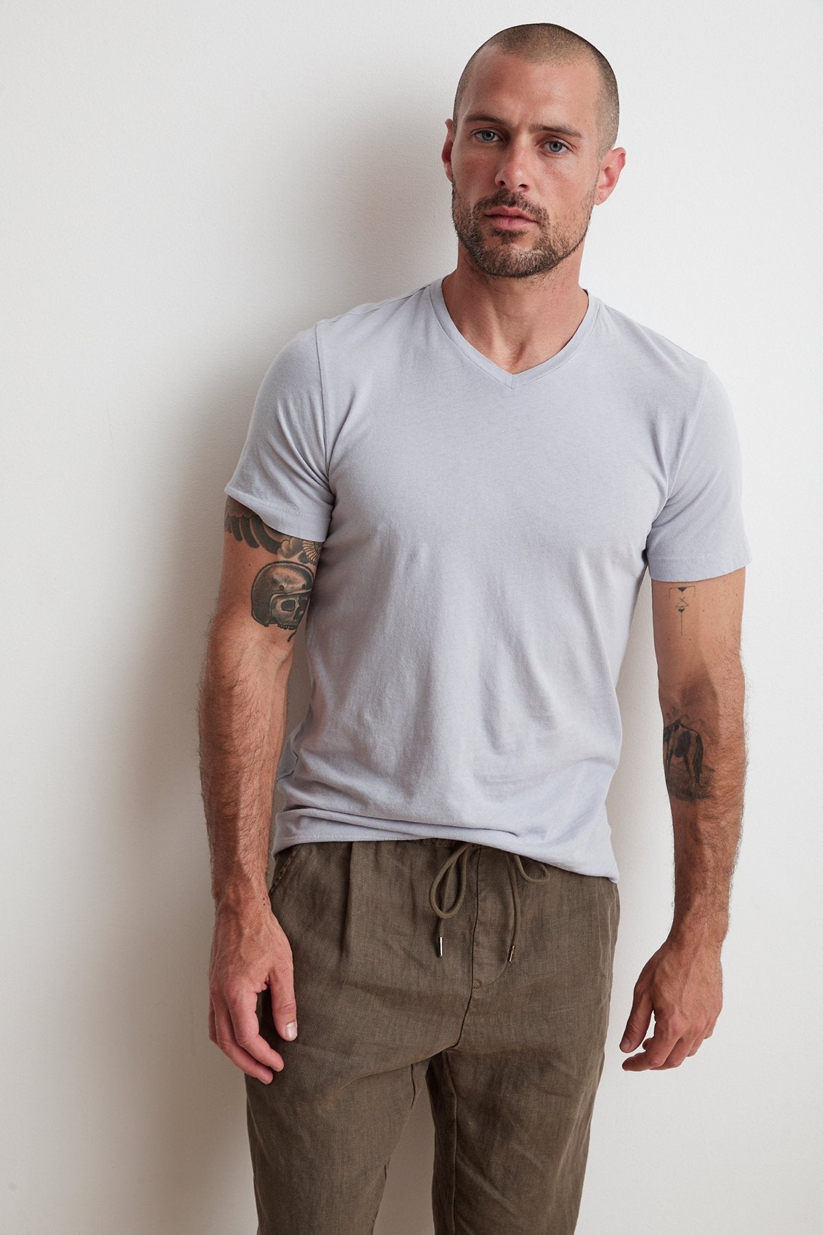 SAMSEN WHISPER CLASSIC V-NECK TEE