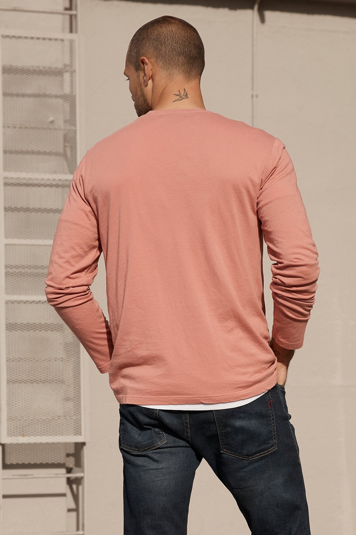 SKEETER WHISPER CLASSIC CREW NECK TEE