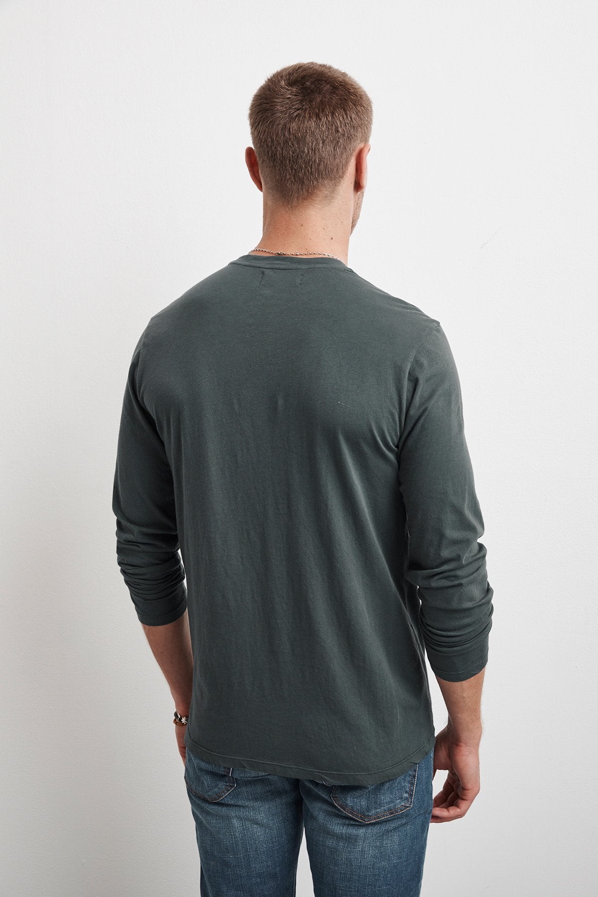 SKEETER WHISPER CLASSIC CREW NECK TEE